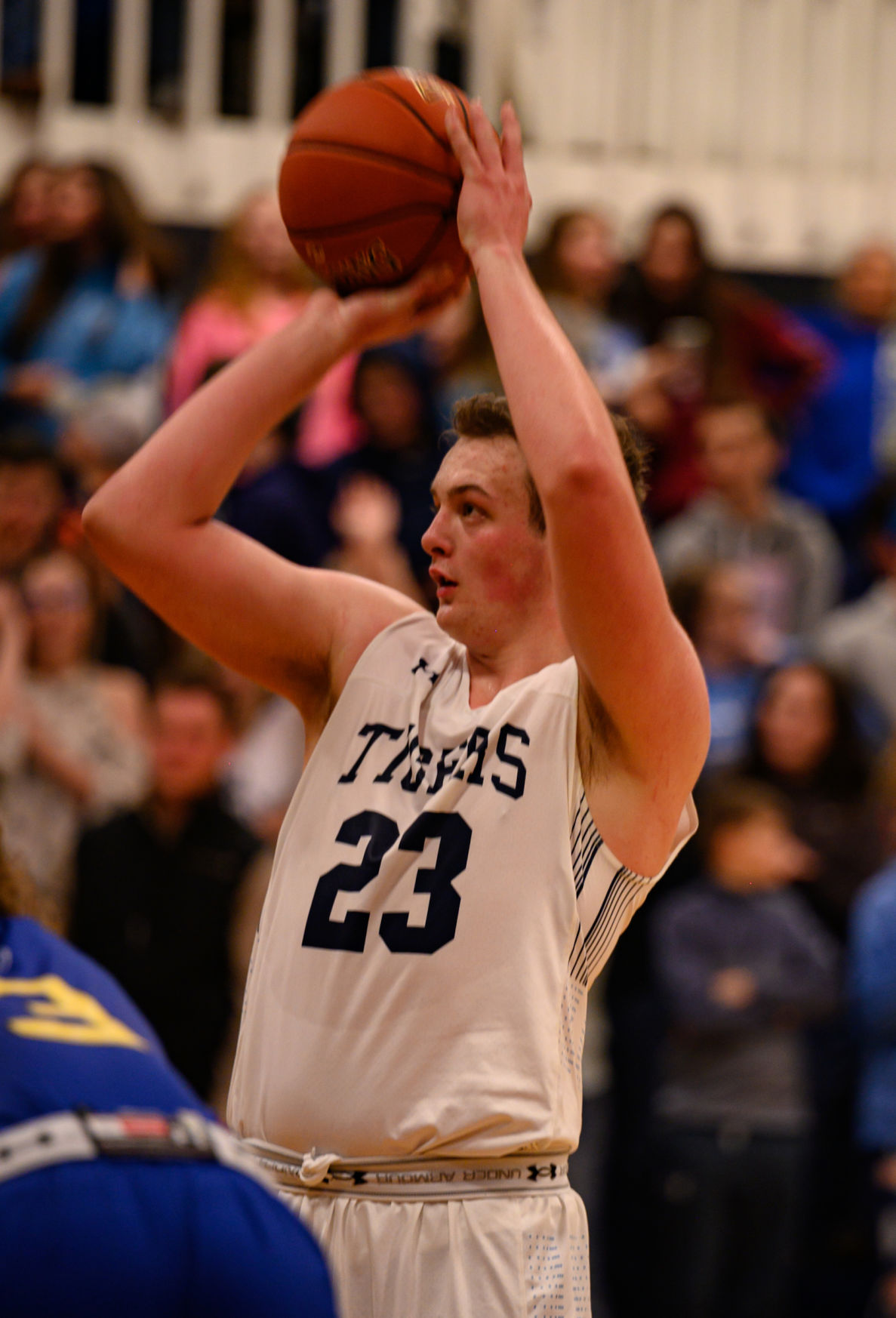 BoysBasketballvsAva(147of154).jpg
